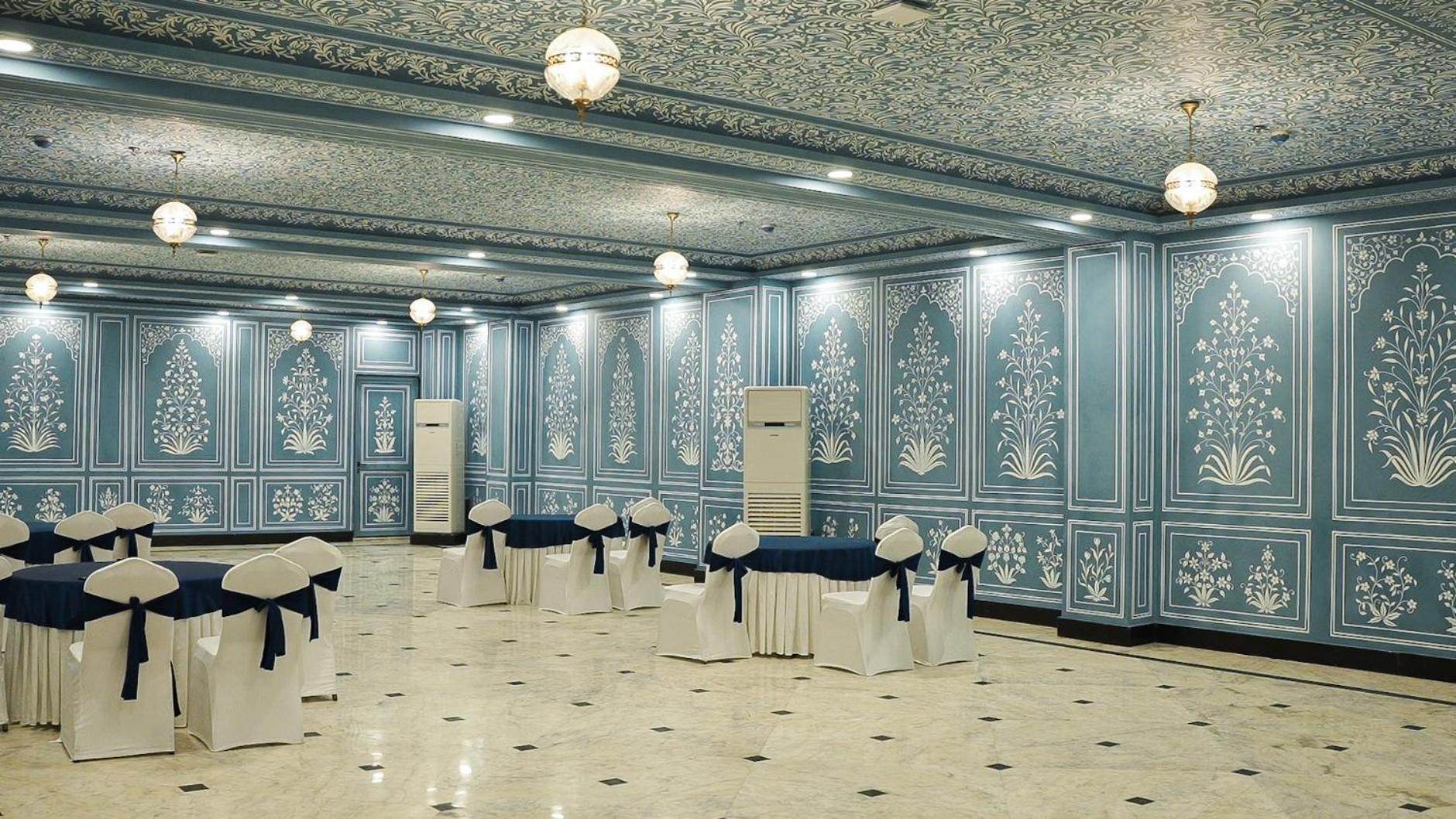 Umaid Haveli-a Heritage Style & 4* Jaipur